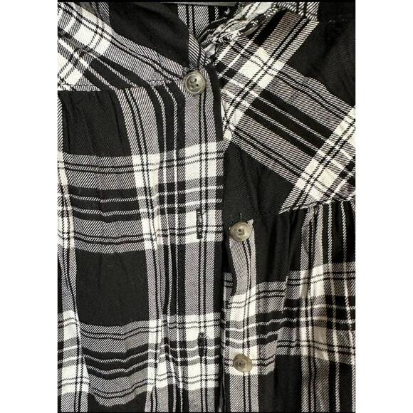 Womens Plaid Button Down - Picture 3 of 6